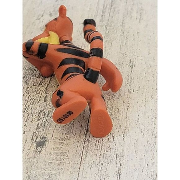 Happy Tigger Winnie Pooh Friend toy figure Disney - Picture 4 of 4